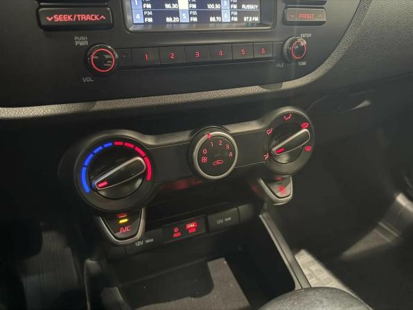Kia Rio IV Рестайлинг с пробегом 2020 года, цена 1 645 000 рублей, 64000 км, седан, Автокод Объявления