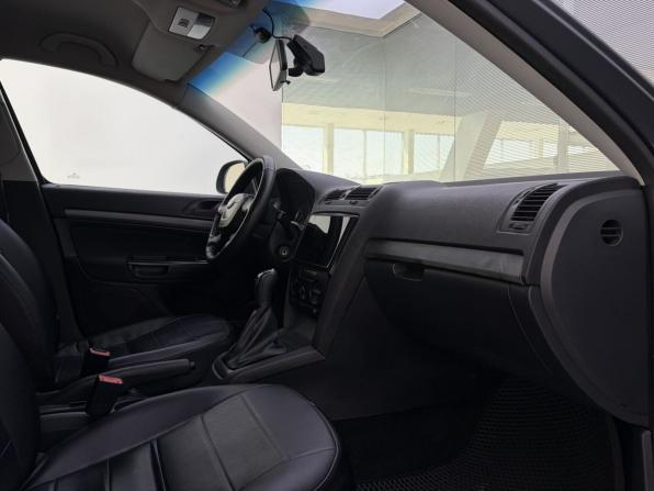 Skoda Octavia II (A5) Рестайлинг с пробегом 2011 года, цена 649 000 рублей, 216513 км, лифтбек, Автокод Объявления