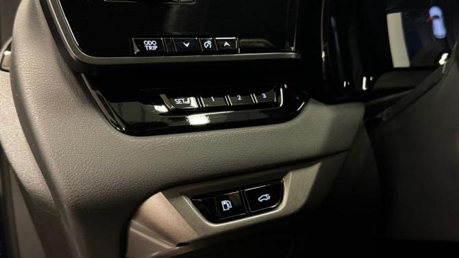 Lexus RX V с пробегом 2023 года, цена 7 500 000 рублей, 64871 км, внедорожник, Автокод Объявления