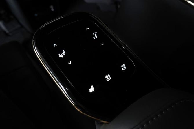 GAC M8 с пробегом 2023 года, цена 3 919 000 рублей, 4169 км, минивэн, Автокод Объявления