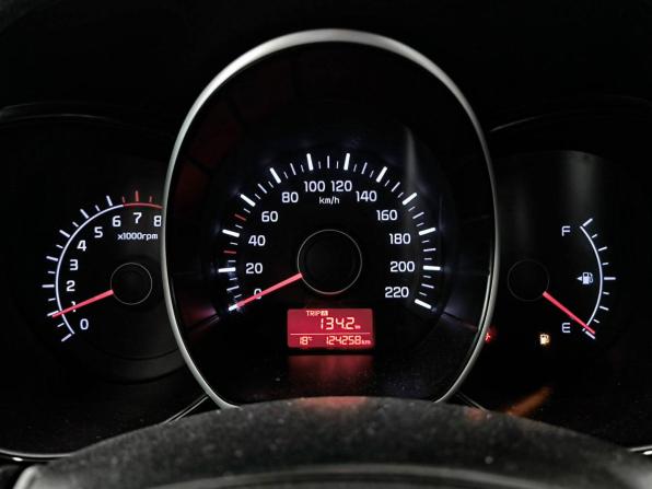 Kia Rio III Рестайлинг с пробегом 2016 года, цена 970 000 рублей, 124000 км, хэтчбек, Автокод Объявления