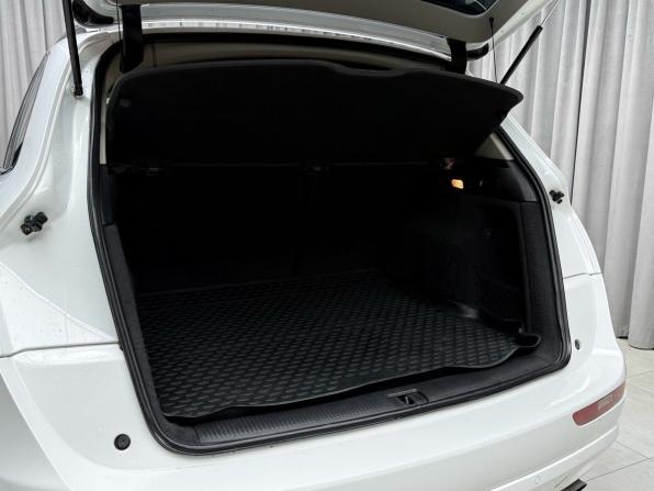 Audi Q5 I (8R) с пробегом 2011 года, цена 1 529 000 рублей, 181409 км, внедорожник, Автокод Объявления