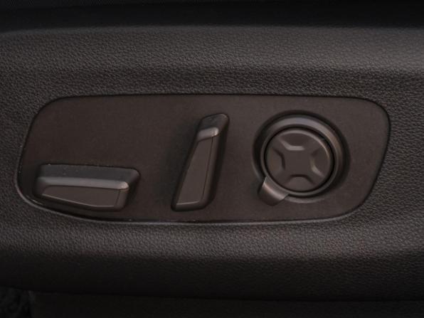 Kia Carnival IV Рестайлинг с пробегом 2025 года, цена 5 998 000 рублей, 31466 км, минивэн, Автокод Объявления