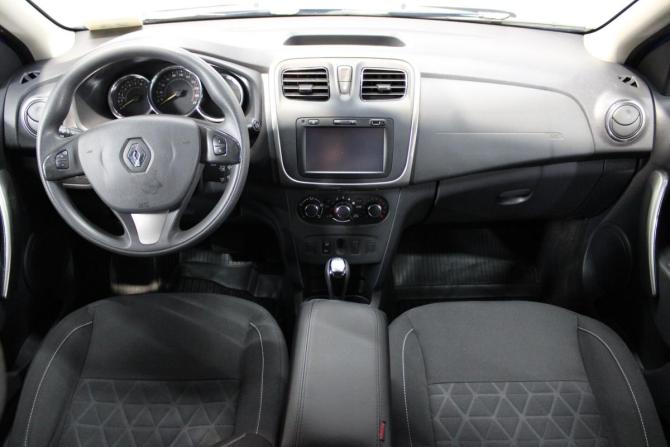 Renault Sandero II с пробегом 2017 года, цена 959 000 рублей, 135298 км, хэтчбек, Автокод Объявления