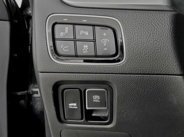 Hyundai Equus II Рестайлинг с пробегом 2014 года, цена 1 900 000 рублей, 196799 км, седан, Автокод Объявления