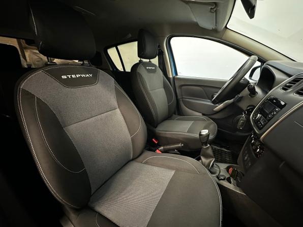 Renault Sandero II Рестайлинг с пробегом 2020 года, цена 1 320 000 рублей, 27839 км, хэтчбек, Автокод Объявления