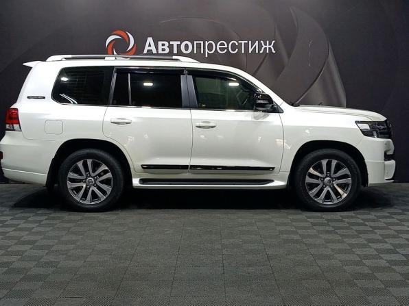 Toyota Land Cruiser 200 Series Рестайлинг 2 с пробегом 2017 года, цена 6 700 000 рублей, 115078 км, внедорожник, Автокод Объявления
