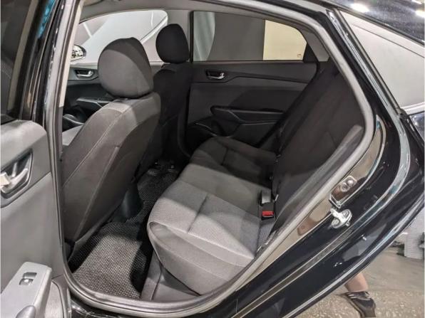 Hyundai Solaris II Рестайлинг с пробегом 2021 года, цена 1 635 000 рублей, 50493 км, седан, Автокод Объявления