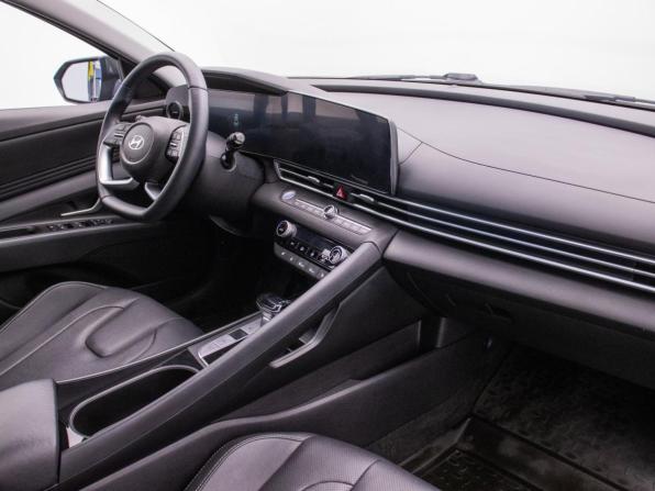 Hyundai Elantra VII (CN7) Рестайлинг с пробегом 2024 года, цена 2 239 000 рублей, 13078 км, седан, Автокод Объявления