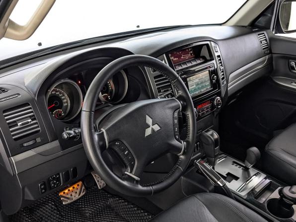 Mitsubishi Pajero IV Рестайлинг 2 с пробегом 2018 года, цена 3 330 000 рублей, 73136 км, внедорожник, Автокод Объявления