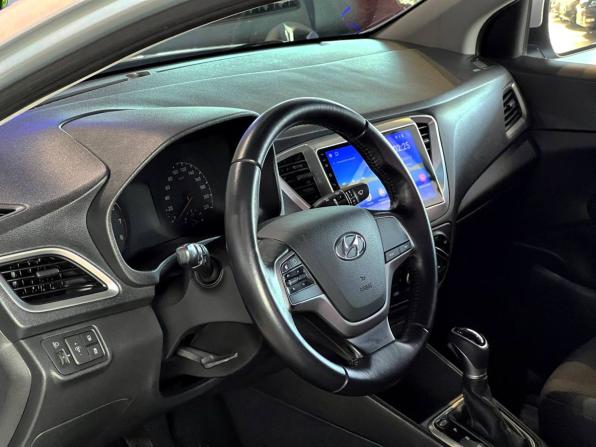 Hyundai Solaris II с пробегом 2018 года, цена 1 280 000 рублей, 103429 км, седан, Автокод Объявления
