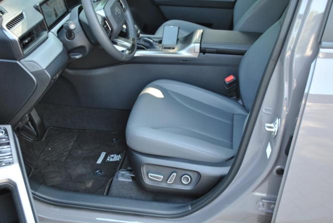 Toyota RAV4 VI (XA60) с пробегом 2026 года, цена 4 390 000 рублей, 10 км, внедорожник, Автокод Объявления