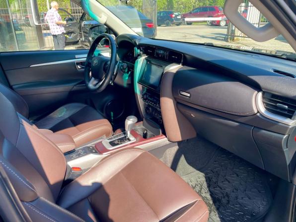 Toyota Fortuner II с пробегом 2018 года, цена 3 550 000 рублей, 99767 км, внедорожник, Автокод Объявления