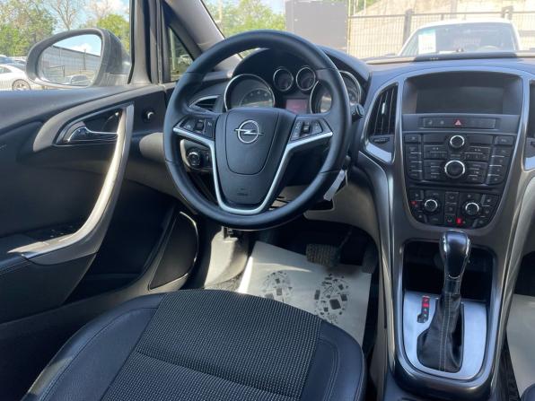 Opel Astra J с пробегом 2012 года, цена 645 000 рублей, 236200 км, хэтчбек, Автокод Объявления