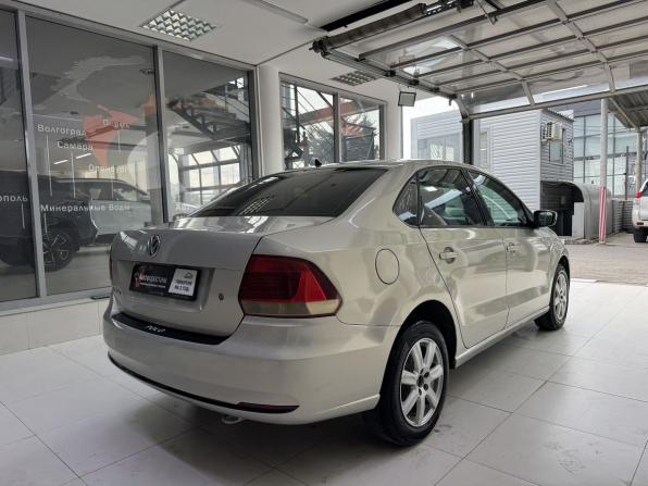 Volkswagen Polo V Рестайлинг с пробегом 2015 года, цена 778 000 рублей, 204949 км, седан, Автокод Объявления
