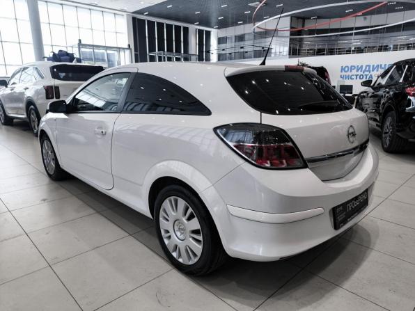 Opel Astra H Рестайлинг с пробегом 2010 года, цена 350 000 рублей, 252620 км, хэтчбек, Автокод Объявления