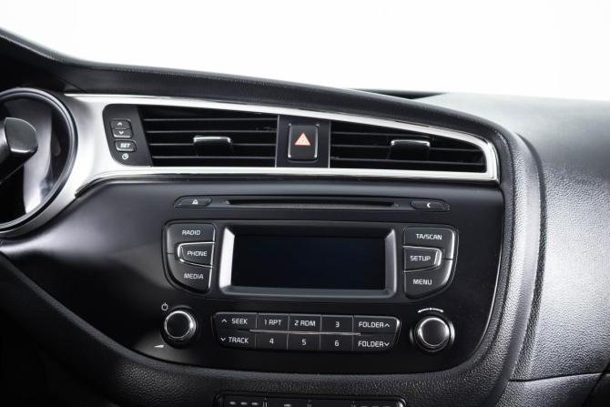 Kia Ceed II Рестайлинг с пробегом 2015 года, цена 1 549 000 рублей, 91800 км, хэтчбек, Автокод Объявления