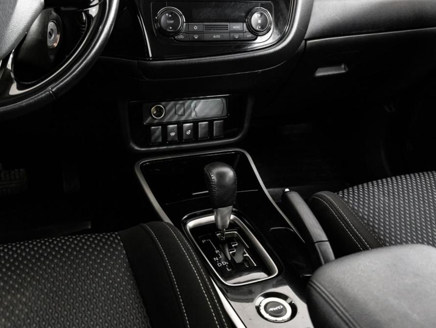 Mitsubishi Outlander III Рестайлинг 2 Санкт-Петербург  - изображение 13