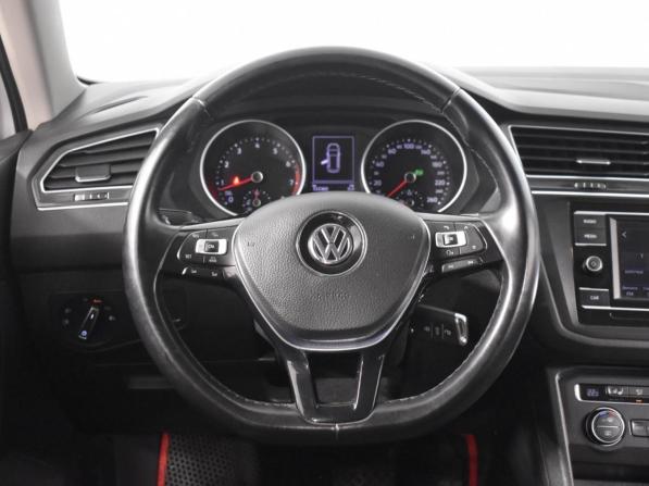 Volkswagen Tiguan II с пробегом 2018 года, цена 2 098 900 рублей, 133360 км, внедорожник, Автокод Объявления