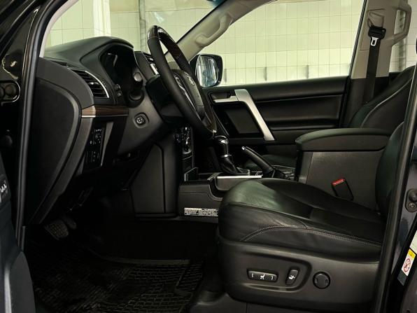 Toyota Land Cruiser Prado 150 Series Рестайлинг 2 с пробегом 2018 года, цена 4 750 000 рублей, 89426 км, внедорожник, Автокод Объявления