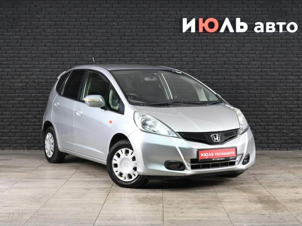 Honda Fit II с пробегом 2012 года, цена 675 000 рублей, 236 км, хэтчбек, Автокод Объявления