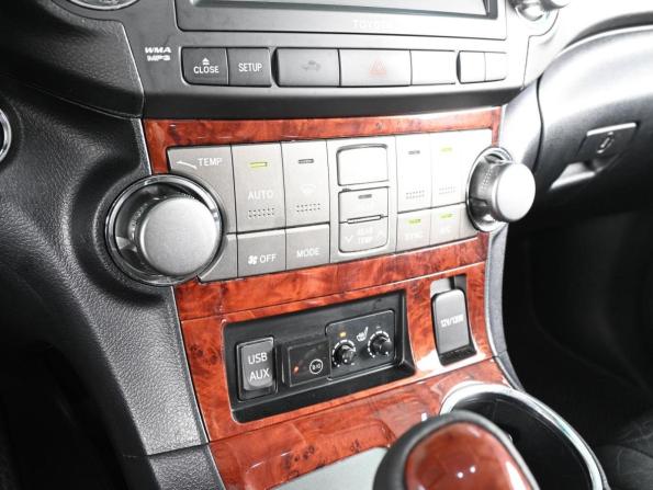 Toyota Highlander II (XU40) Рестайлинг с пробегом 2011 года, цена 1 780 000 рублей, 283366 км, внедорожник, Автокод Объявления