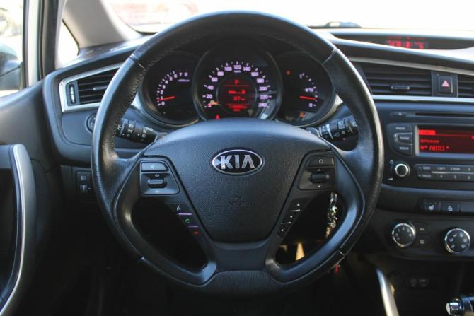 Kia Ceed II Рестайлинг с пробегом 2017 года, цена 1 250 000 рублей, 110000 км, хэтчбек, Автокод Объявления