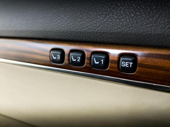 Toyota Land Cruiser 200 Series Рестайлинг 2 с пробегом 2015 года, цена 5 390 000 рублей, 152605 км, внедорожник, Автокод Объявления