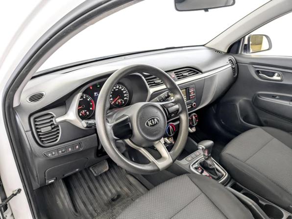 Kia Rio IV Рестайлинг с пробегом 2021 года, цена 1 740 000 рублей, 75857 км, седан, Автокод Объявления
