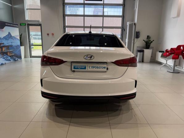 Hyundai Solaris II Рестайлинг с пробегом 2021 года, цена 1 360 000 рублей, 131177 км, седан, Автокод Объявления