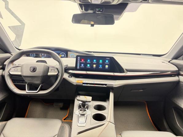 Changan UNI-V I с пробегом 2023 года, цена 2 279 900 рублей, 61577 км, лифтбек, Автокод Объявления