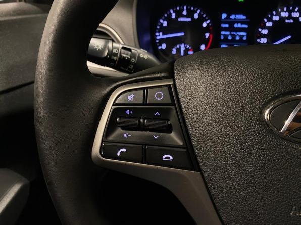 Hyundai Solaris II с пробегом 2017 года, цена 1 190 000 рублей, 93301 км, седан, Автокод Объявления
