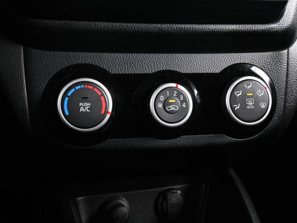 Kia Rio III Рестайлинг с пробегом 2015 года, цена 1 159 000 рублей, 72159 км, хэтчбек, Автокод Объявления