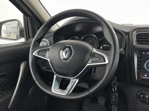 Renault Logan II Рестайлинг с пробегом 2019 года, цена 858 000 рублей, 82911 км, седан, Автокод Объявления