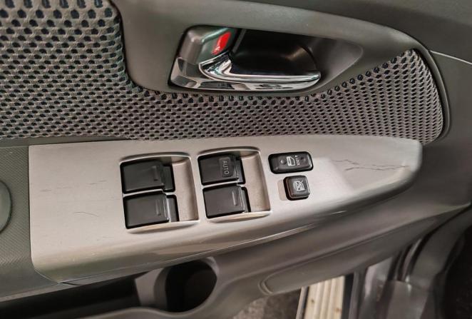 Toyota Hilux VII Рестайлинг с пробегом 2012 года, цена 1 800 000 рублей, 322852 км, offers.body_type.unknown, Автокод Объявления
