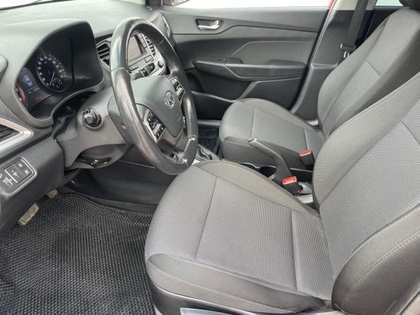 Hyundai Solaris II с пробегом 2019 года, цена 1 373 000 рублей, 122473 км, седан, Автокод Объявления