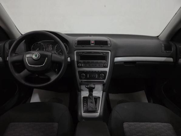 Skoda Octavia II (A5) Рестайлинг с пробегом 2013 года, цена 850 000 рублей, 160736 км, лифтбек, Автокод Объявления