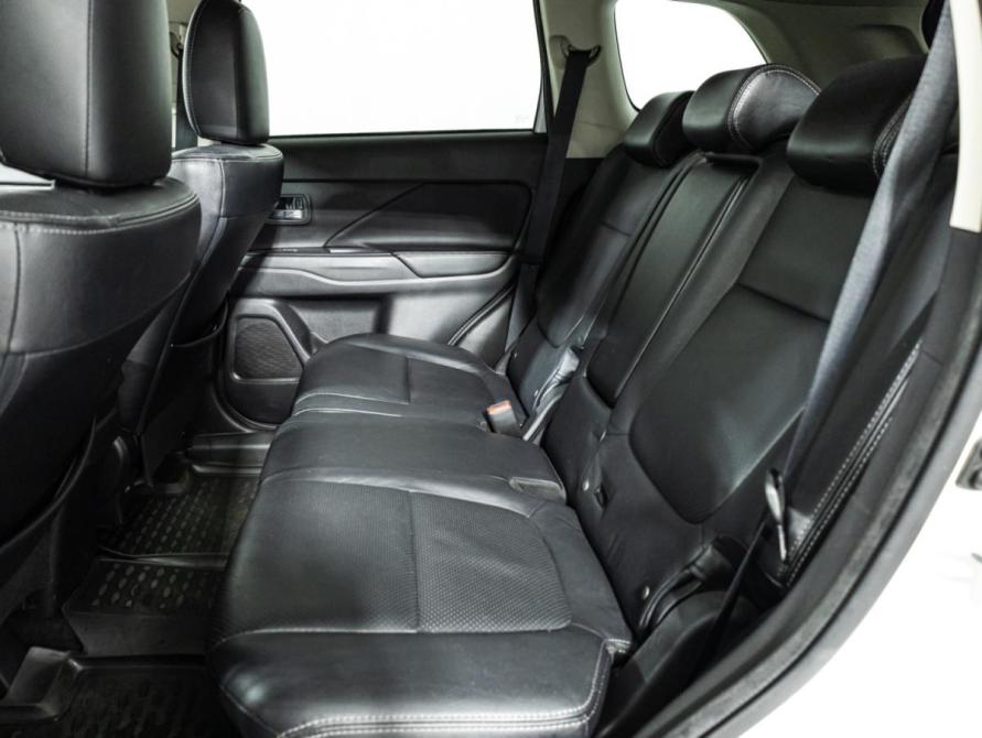 Mitsubishi Outlander III Рестайлинг 2 Санкт-Петербург  - изображение 11