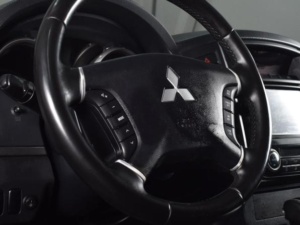 Mitsubishi Pajero IV Рестайлинг 1 с пробегом 2011 года, цена 1 889 995 рублей, 264165 км, внедорожник, Автокод Объявления