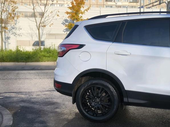 Ford Kuga II Рестайлинг с пробегом 2018 года, цена 2 019 000 рублей, 62075 км, внедорожник, Автокод Объявления