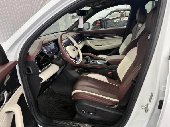 Geely Monjaro I с пробегом 2023 года, цена 3 300 000 рублей, 25077 км, внедорожник, Автокод Объявления