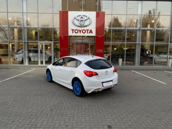 Opel Astra J с пробегом 2011 года, цена 570 000 рублей, 265425 км, хэтчбек, Автокод Объявления