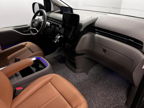 Hyundai Staria I с пробегом 2025 года, цена 6 149 000 рублей, 17571 км, минивэн, Автокод Объявления