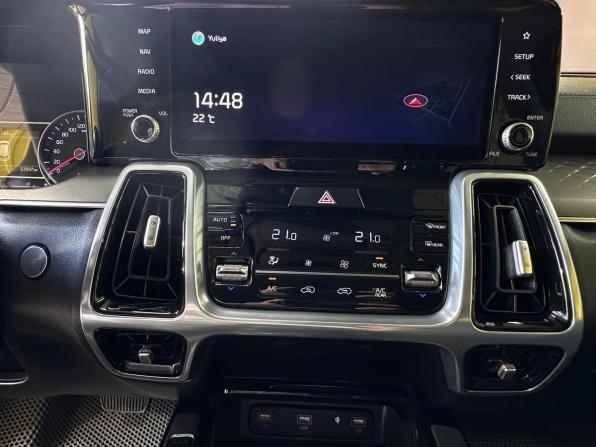 Kia Sorento IV с пробегом 2021 года, цена 3 199 000 рублей, 57037 км, внедорожник, Автокод Объявления