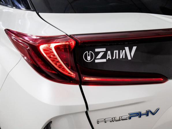 Toyota Prius IV (XW50) с пробегом 2018 года, цена 2 000 000 рублей, 180853 км, лифтбек, Автокод Объявления