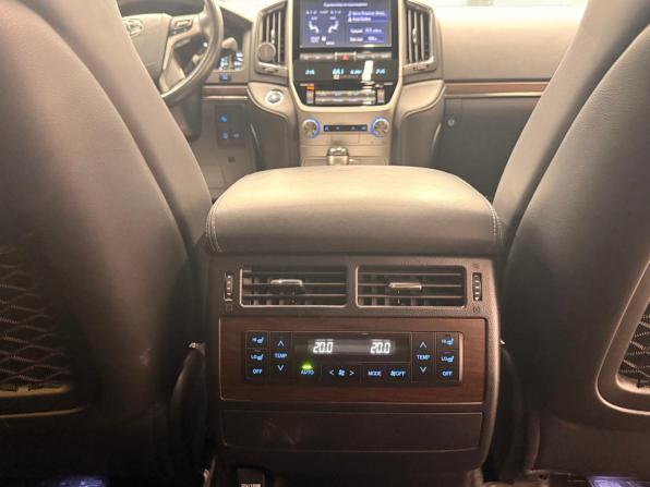 Toyota Land Cruiser 200 Series Рестайлинг 2 с пробегом 2019 года, цена 8 500 000 рублей, 86241 км, внедорожник, Автокод Объявления