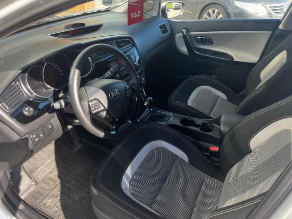 Kia Ceed II с пробегом 2012 года, цена 930 000 рублей, 233131 км, хэтчбек, Автокод Объявления