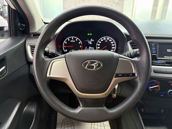 Hyundai Solaris II с пробегом 2018 года, цена 1 295 000 рублей, 114206 км, седан, Автокод Объявления