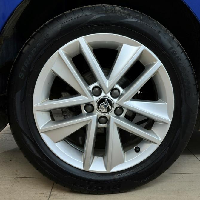 Skoda Rapid I Рестайлинг Москва  - изображение 14