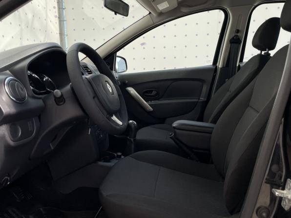 Renault Logan II с пробегом 2015 года, цена 800 000 рублей, 103935 км, седан, Автокод Объявления